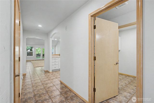 6604 Riviera Court SE, Lacey, WA 98513