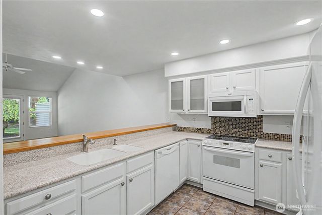 6604 Riviera Court SE, Lacey, WA 98513
