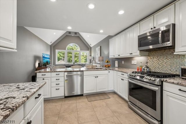 703 Timberbrooke Drive, Bedminster Twp., NJ 07921