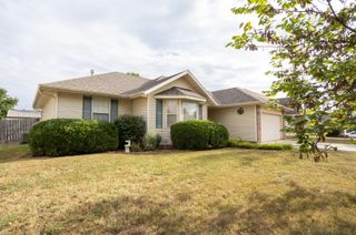 2327 E Lee Street, Republic, MO 65738