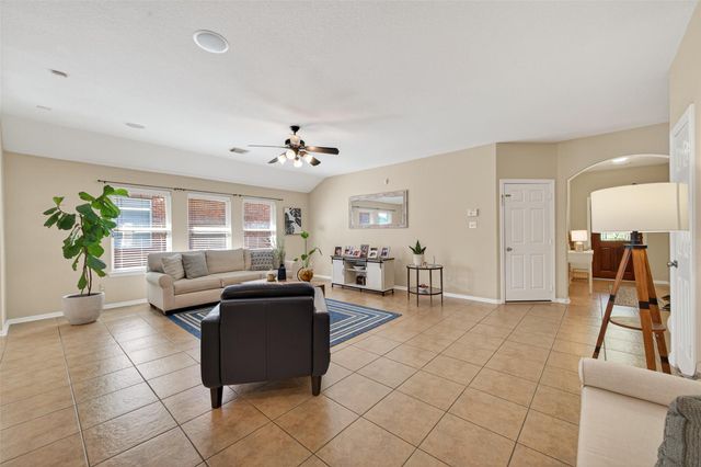 66 W Lasting Spring Circle, Spring, TX 77389