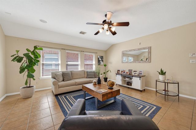 66 W Lasting Spring Circle, Spring, TX 77389