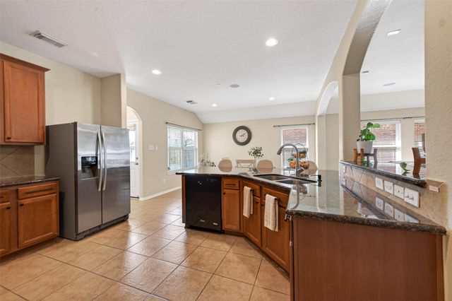 66 W Lasting Spring Circle, Spring, TX 77389