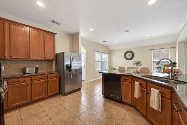 66 W Lasting Spring Circle, Spring, TX 77389