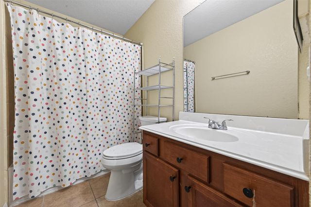 66 W Lasting Spring Circle, Spring, TX 77389