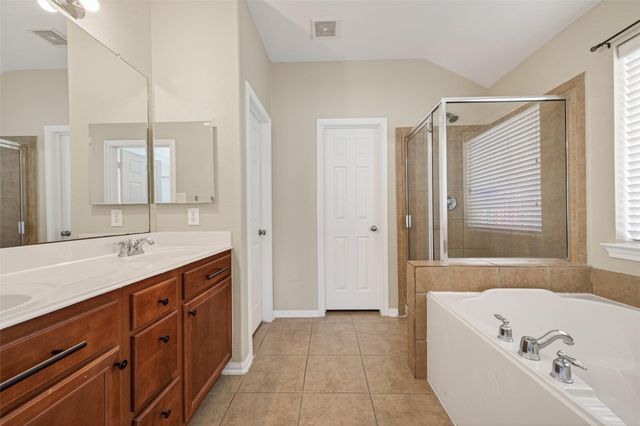 66 W Lasting Spring Circle, Spring, TX 77389