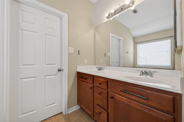 66 W Lasting Spring Circle, Spring, TX 77389