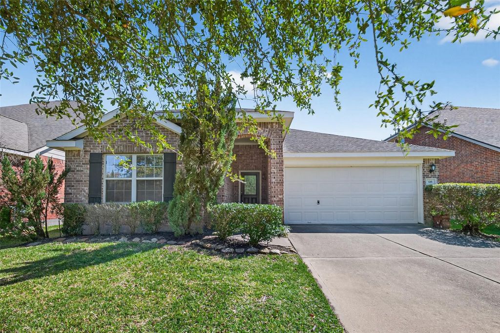 66 W Lasting Spring Circle, Spring, TX 77389