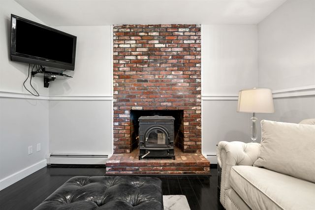 6 Newbury Drive, Amherst, NH 03031