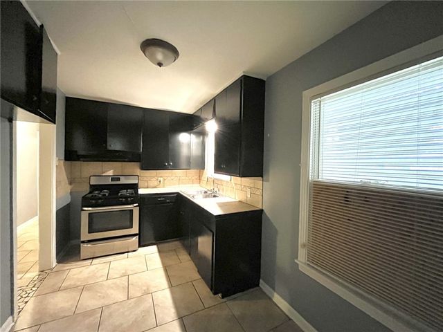 4213 Lowman St, Corpus Christi, TX 78411