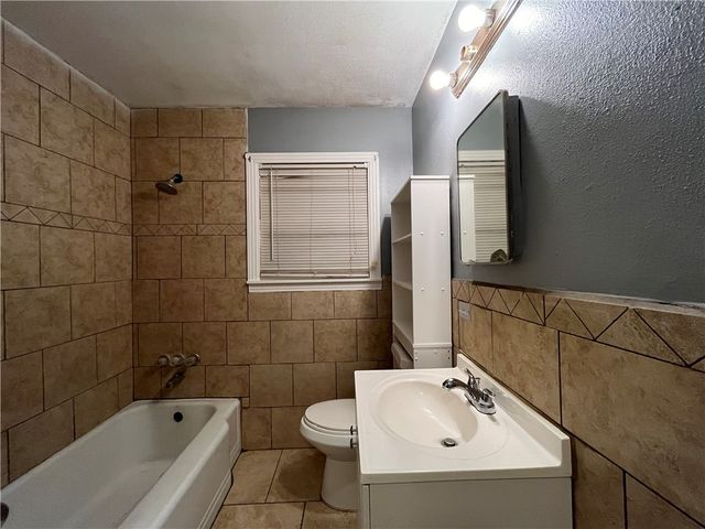 4213 Lowman St, Corpus Christi, TX 78411