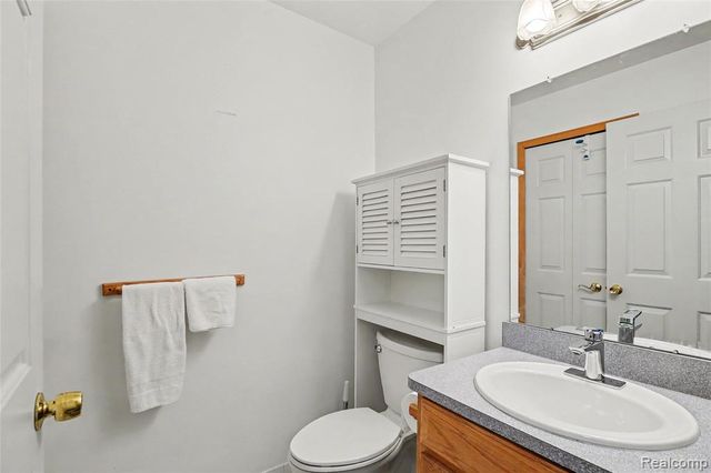 39201 Ajanta Court, Sterling Heights, MI 48310