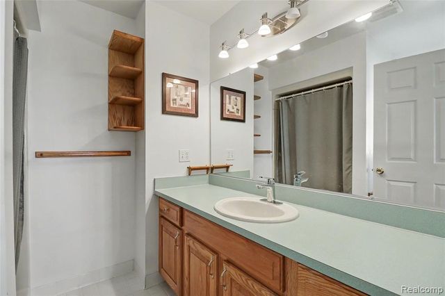 39201 Ajanta Court, Sterling Heights, MI 48310