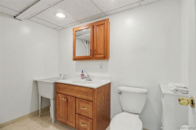 39201 Ajanta Court, Sterling Heights, MI 48310