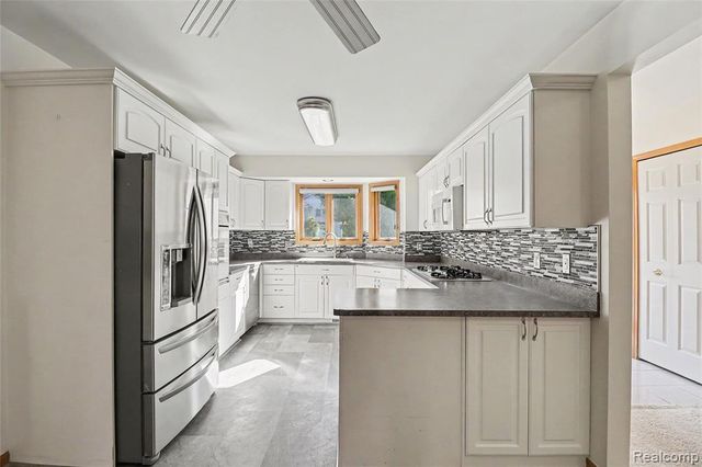 39201 Ajanta Court, Sterling Heights, MI 48310