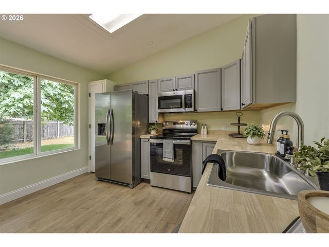 961 S 4TH Ave, Cornelius, OR 97113