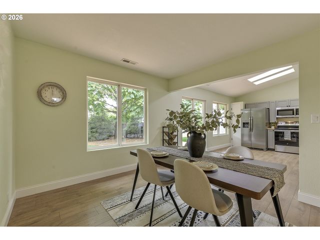 961 S 4TH Ave, Cornelius, OR 97113