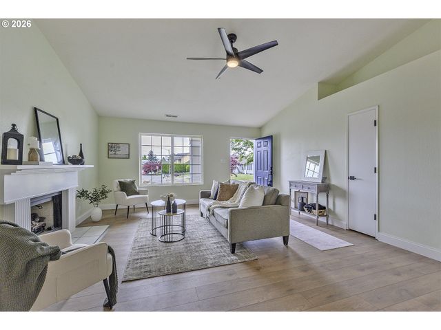 961 S 4TH Ave, Cornelius, OR 97113