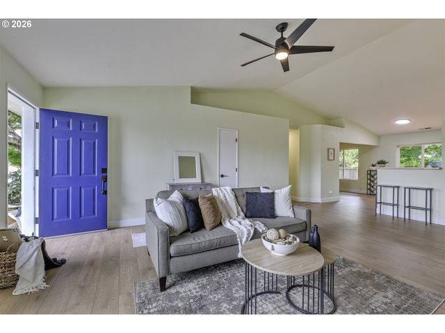 961 S 4TH Ave, Cornelius, OR 97113
