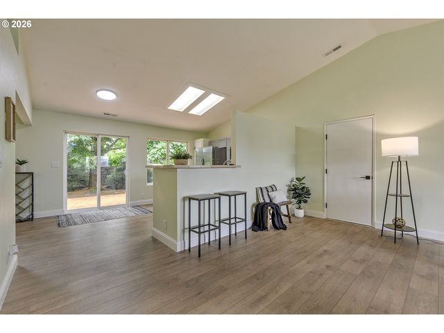 961 S 4TH Ave, Cornelius, OR 97113