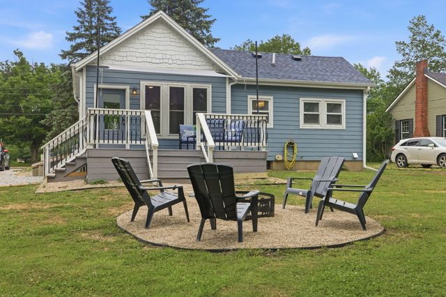 401 N Elm Street, Three Oaks, MI 49128