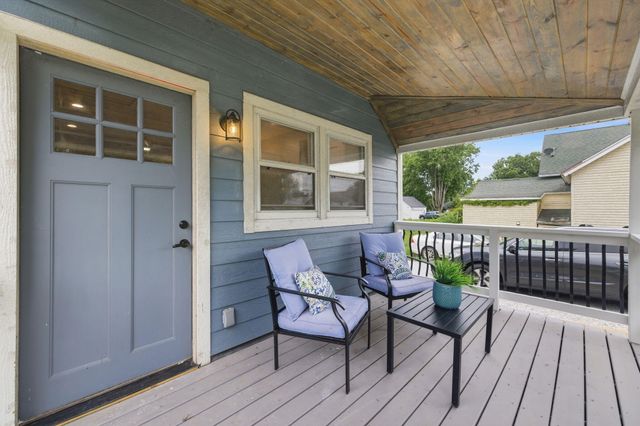 401 N Elm Street, Three Oaks, MI 49128