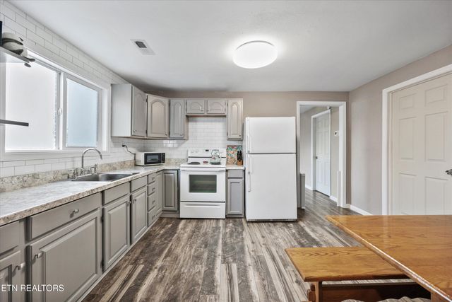 917 W Emerald Ave, Knoxville, TN 37921