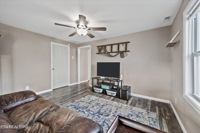 917 W Emerald Ave, Knoxville, TN 37921