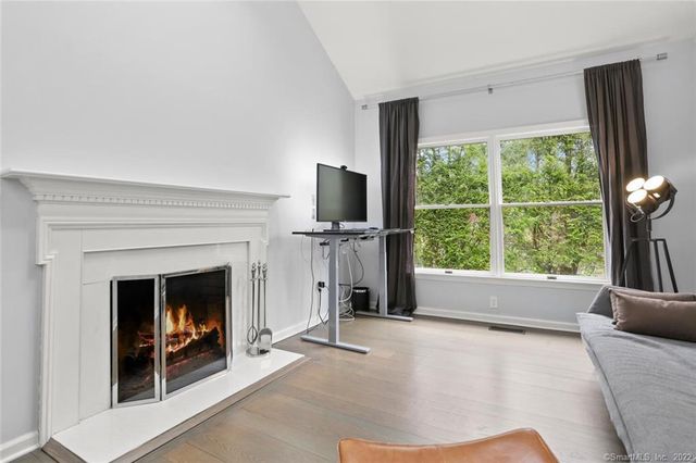 13 Old Stamford Road 13, New Canaan, CT 06840