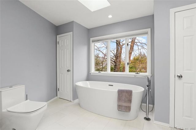 13 Old Stamford Road 13, New Canaan, CT 06840