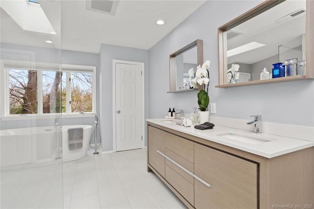 13 Old Stamford Road 13, New Canaan, CT 06840