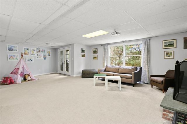 13 Old Stamford Road 13, New Canaan, CT 06840