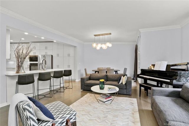 13 Old Stamford Road 13, New Canaan, CT 06840