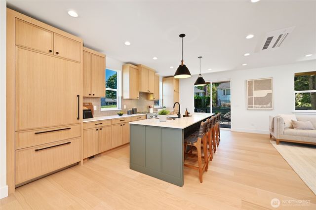 3111 W Mansell Street, Seattle, WA 98199