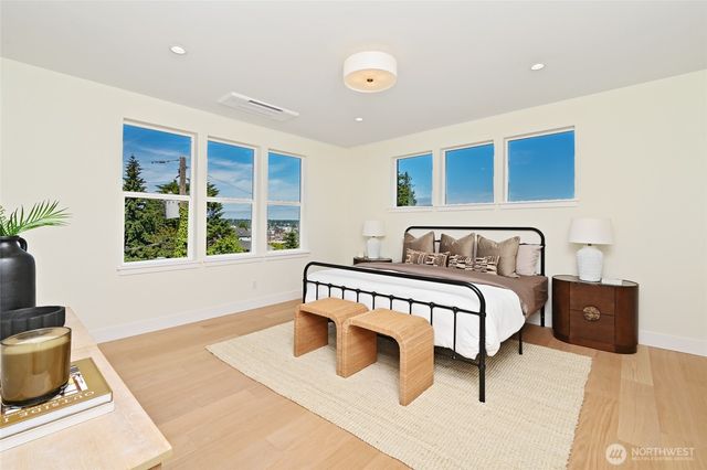 3111 W Mansell Street, Seattle, WA 98199