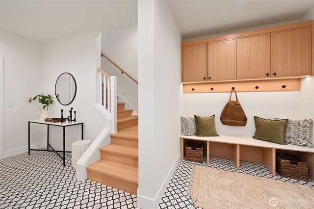 3111 W Mansell Street, Seattle, WA 98199