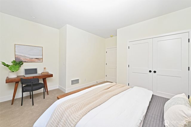 3111 W Mansell Street, Seattle, WA 98199