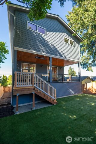 3111 W Mansell Street, Seattle, WA 98199