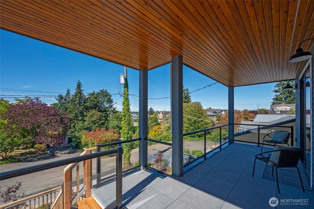 3111 W Mansell Street, Seattle, WA 98199