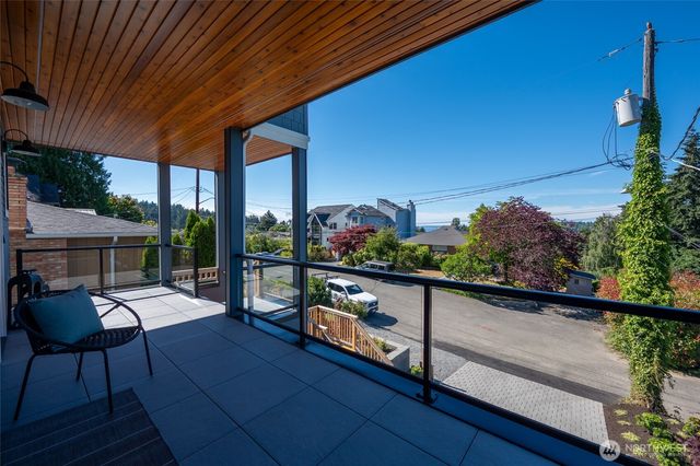 3111 W Mansell Street, Seattle, WA 98199