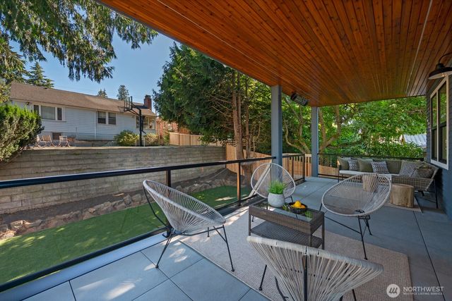 3111 W Mansell Street, Seattle, WA 98199