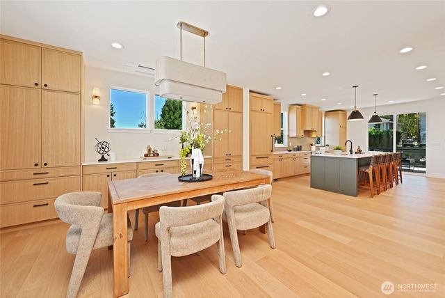 3111 W Mansell Street, Seattle, WA 98199