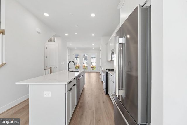 5965 JOSIAH HENSON PKWY, North Bethesda, MD 20852