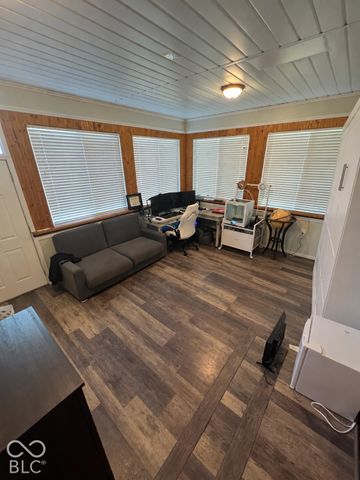 335 S 25th Avenue, Beech Grove, IN 46107