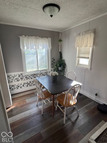 335 S 25th Avenue, Beech Grove, IN 46107