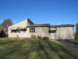 25 Tami Drive, Hempfield Twp, PA 15601