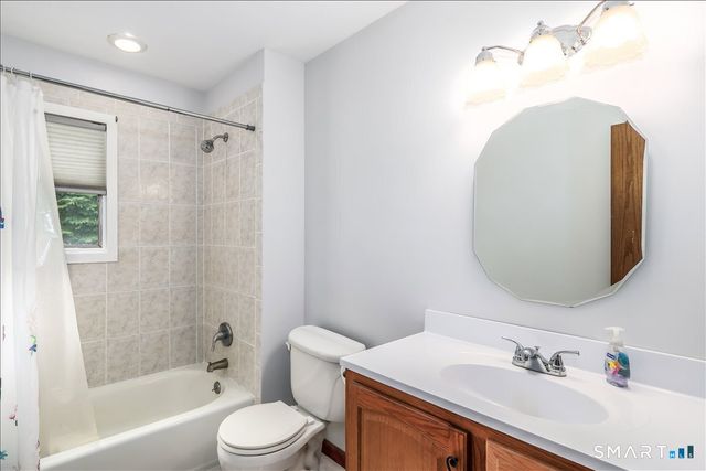 4 Deerfield Road, Brookfield, CT 06804