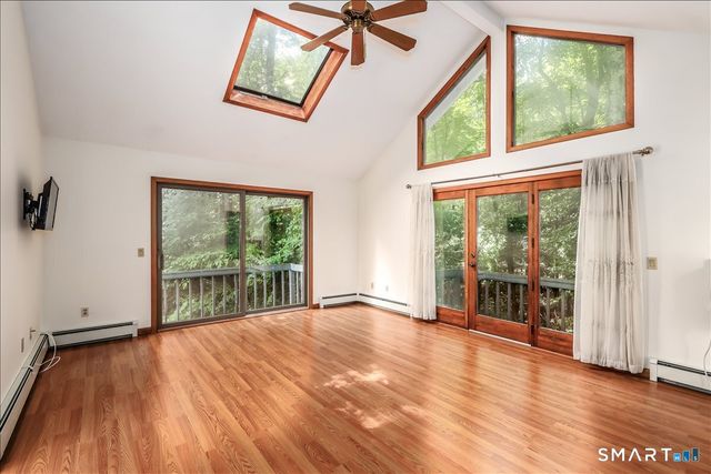 4 Deerfield Road, Brookfield, CT 06804