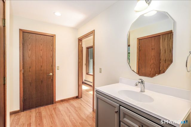 4 Deerfield Road, Brookfield, CT 06804