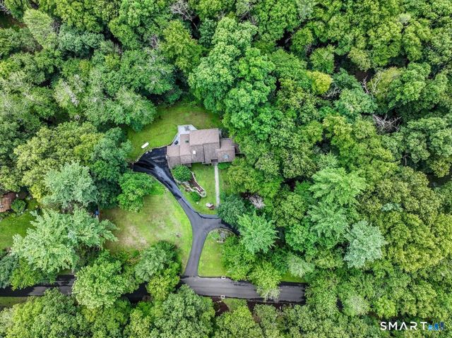 4 Deerfield Road, Brookfield, CT 06804
